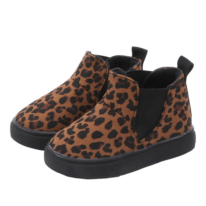 Imprimeu leopard și botine de catifea