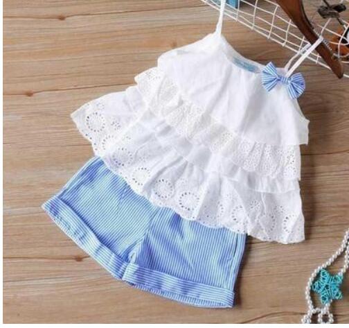 Set haine copii vară: tricou cu fundă mare și pantaloni scurți