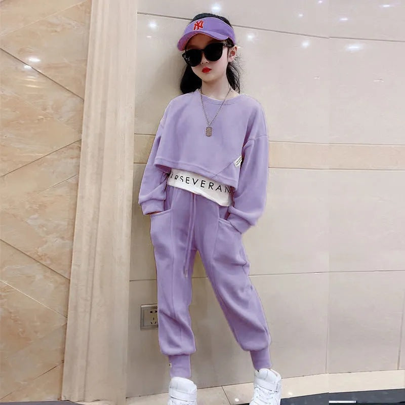Tendința Costumelor Sport Casual din Două Piese, de Primăvară și Toamnă