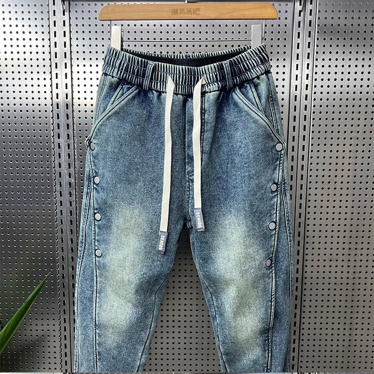 Blugi bărbați din denim spălat, cu design vintage, detalii nasturi și croială conică