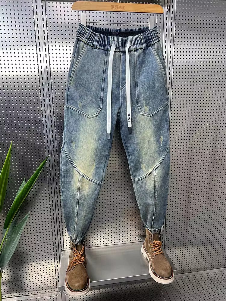 Blugi bărbați din denim spălat, cu design vintage, detalii nasturi și croială conică