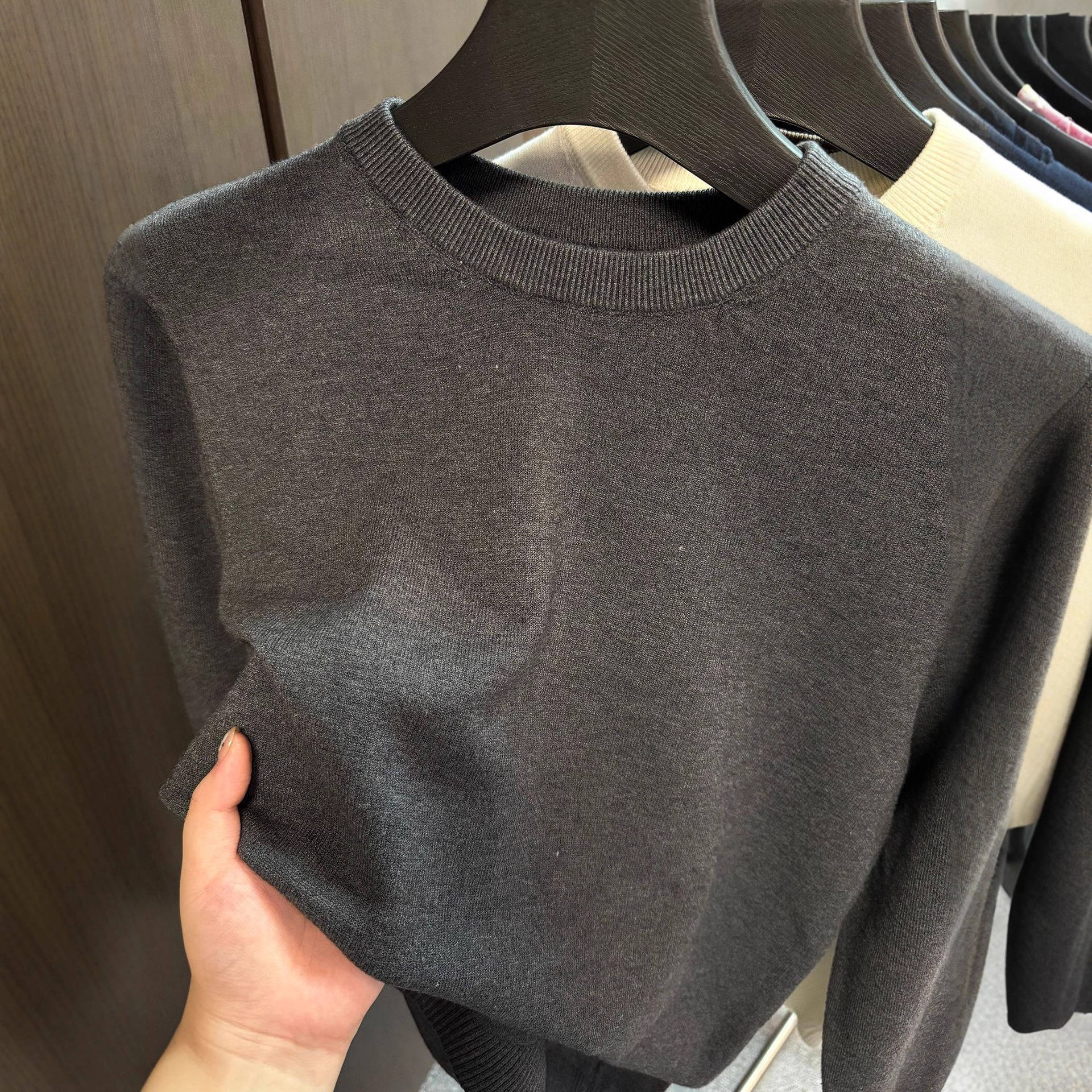 Tricou tricotat uni cu mânecă lungă, decolteu rotund, casual