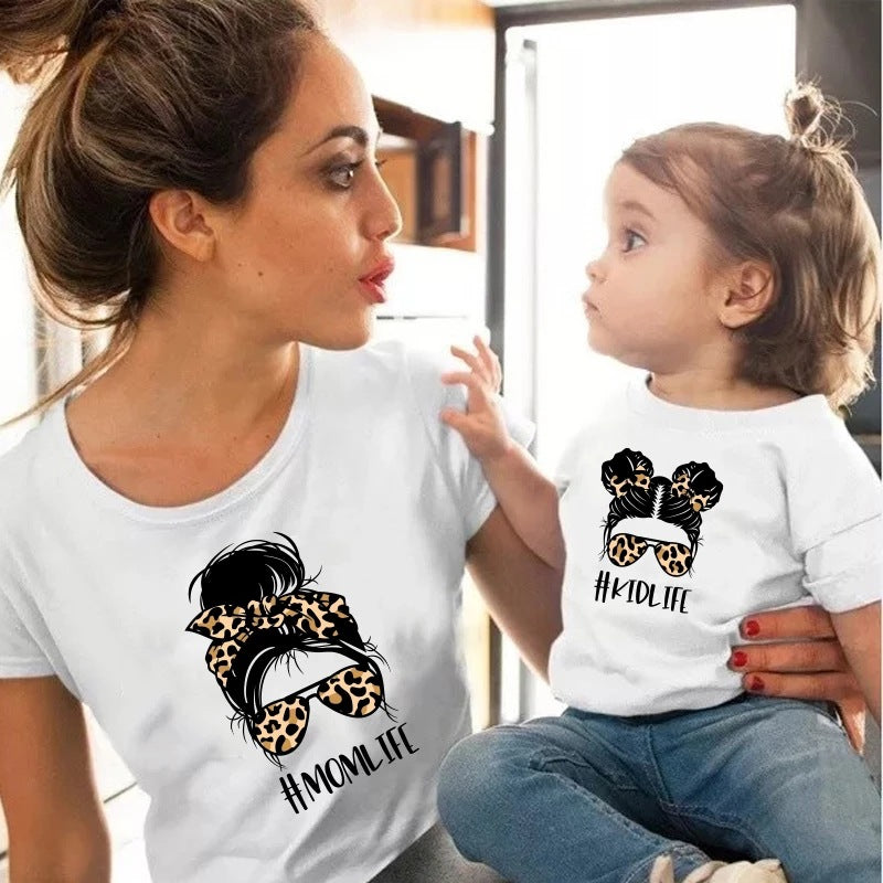 Tricouri asortate pentru familie – Mama, Tata și Fiicele
