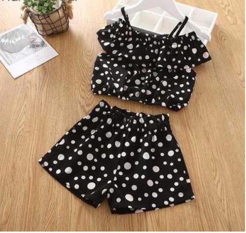 Set haine copii vară: tricou cu fundă mare și pantaloni scurți