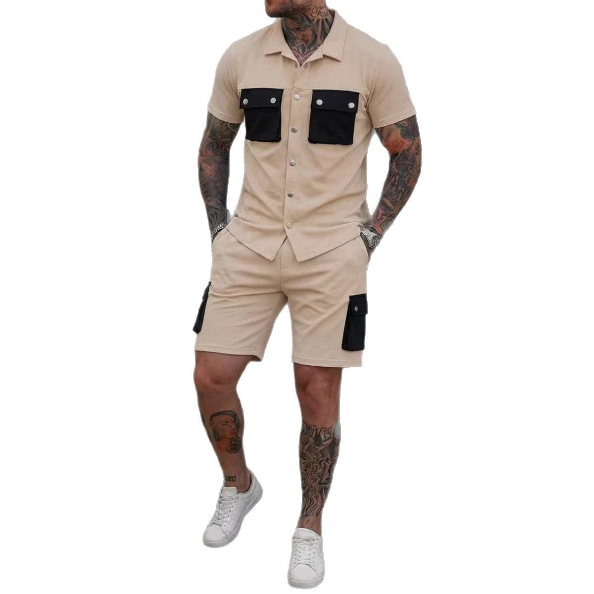 Costum sport bărbătesc cu mozaic și buzunare multiple