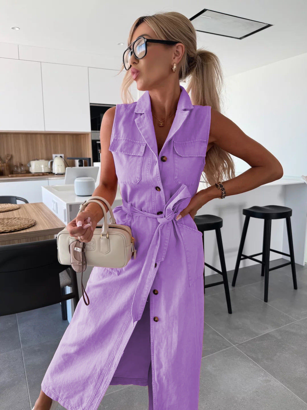 Rochie de blugi fără mâneci cu talie tip cordon